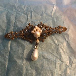 Vintage Gold Pearl Brooch